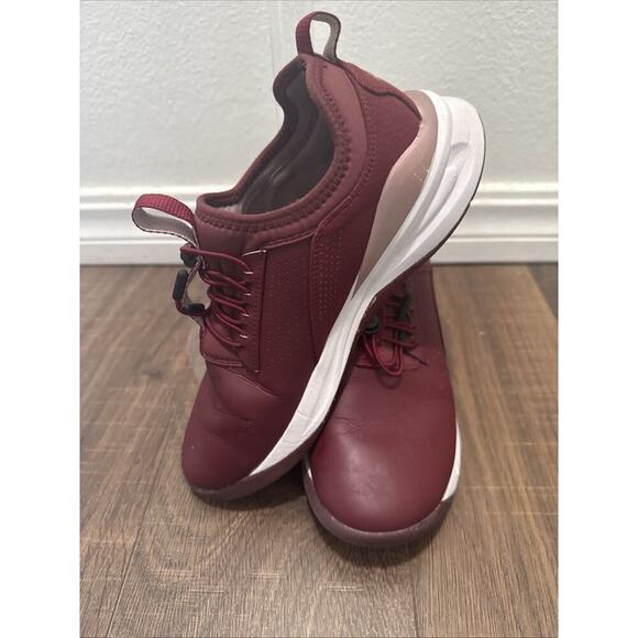 Clove Classic Royal Maroon Limited Edition Slip On Nursing Shoes Size 8 Women’s - Picture 3 of 6